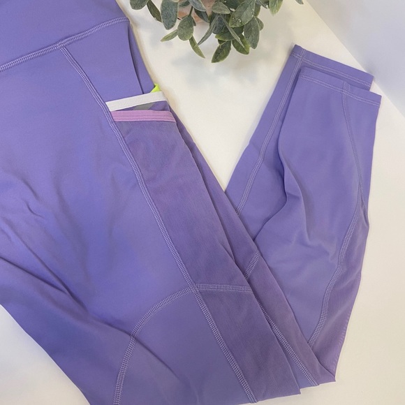 Fabletics Workout Set - Picture 2 of 6